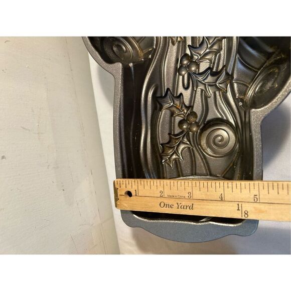 Nordic Ware Yule log pan mold 9 cups. - Picture 6 of 7